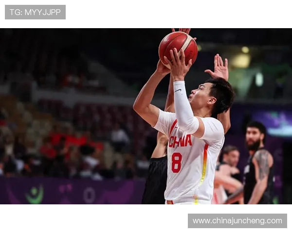 [CBA]赵睿断球抛传前场 琼斯反击轻松上篮.